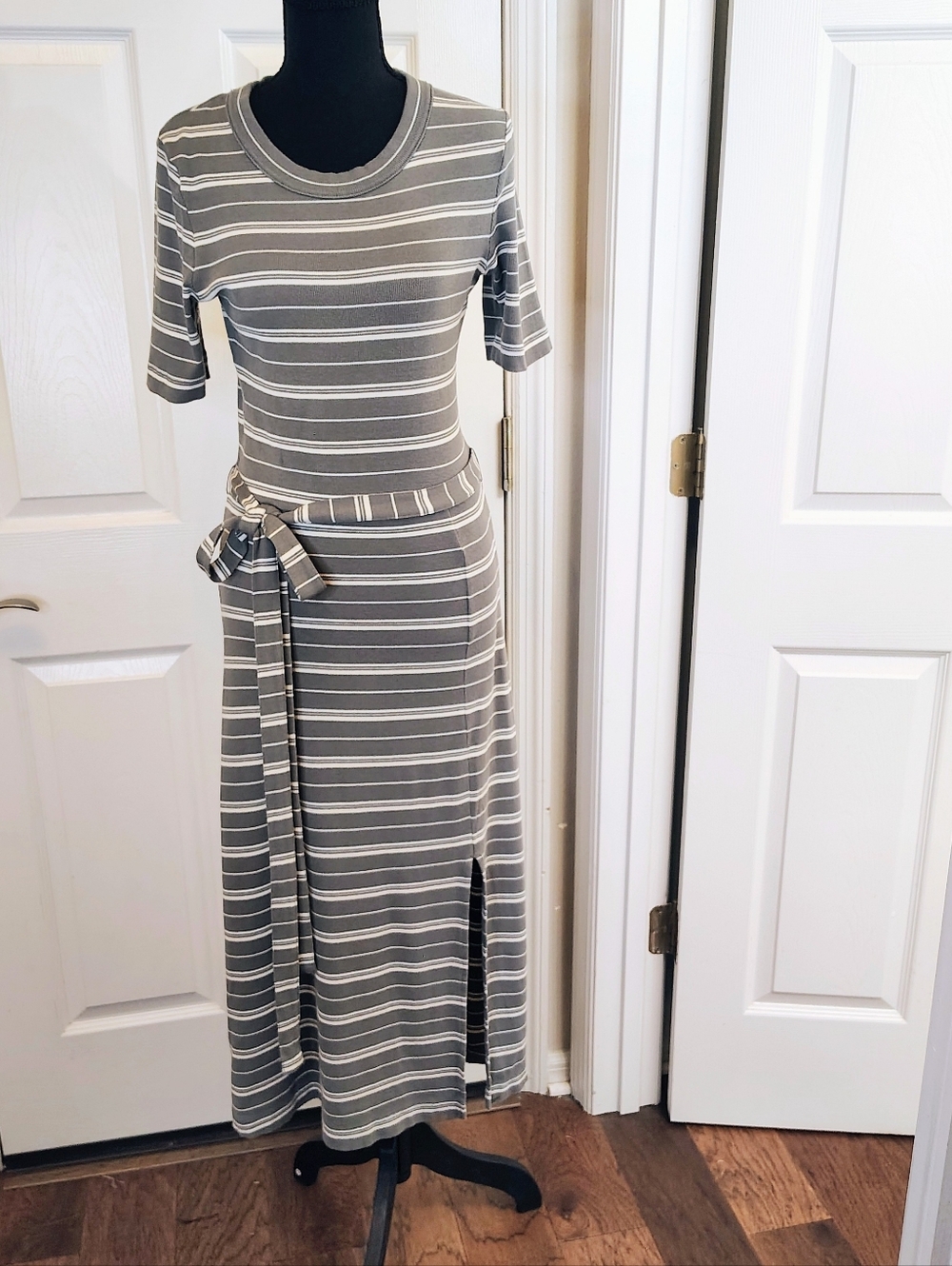 Club Monaco Gray White Belted Dress Mother's Day Preppy Classy Wedding Medium